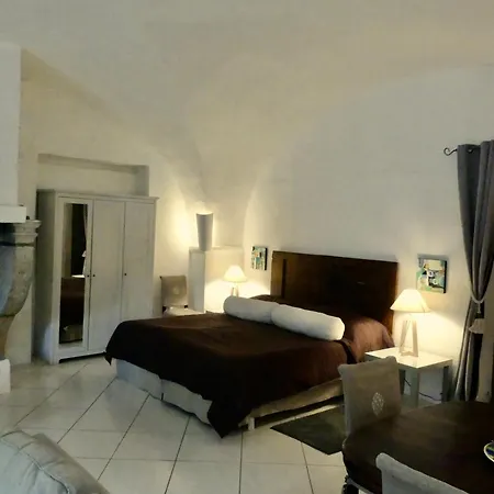 I Languedoc. Апартаменты Nezignan-l'Eveque