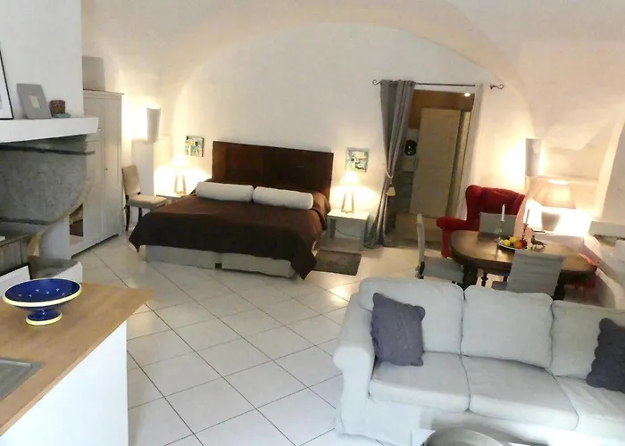 I Languedoc. Nézignan-lʼÉvêque