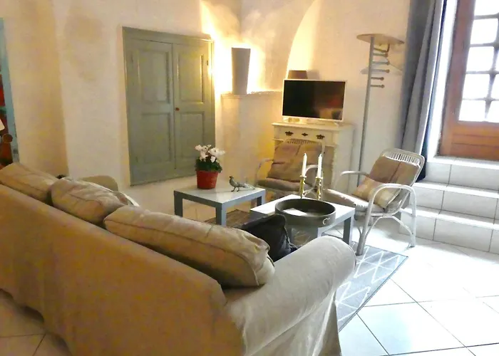 I Languedoc. Nézignan-lʼÉvêque